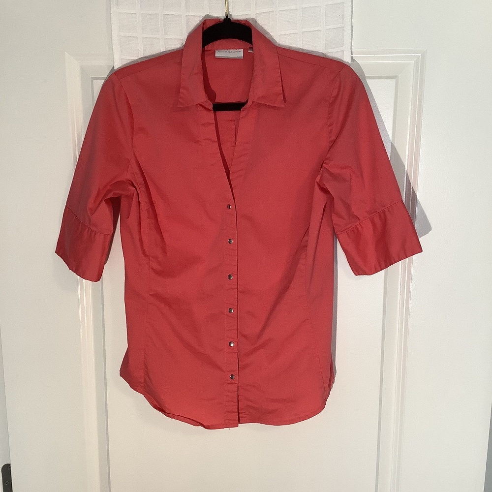 New York Company Ladies V-Neck Snap Button Down Blouse Coral Size S